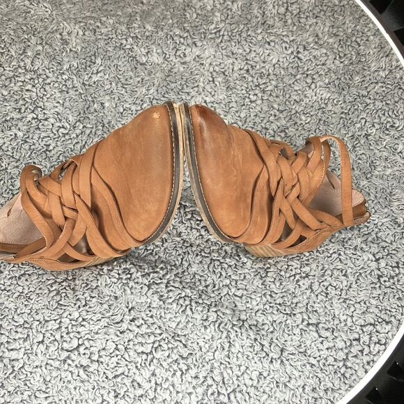 SEYCHELLES 8.5 Ankle Bootie Woven Strappy Weave CrissCross w/Low Chun… - Picture 5 of 10